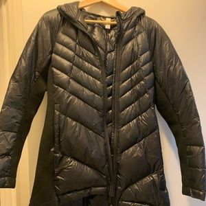 Lole - black light puffer jacket (size M)